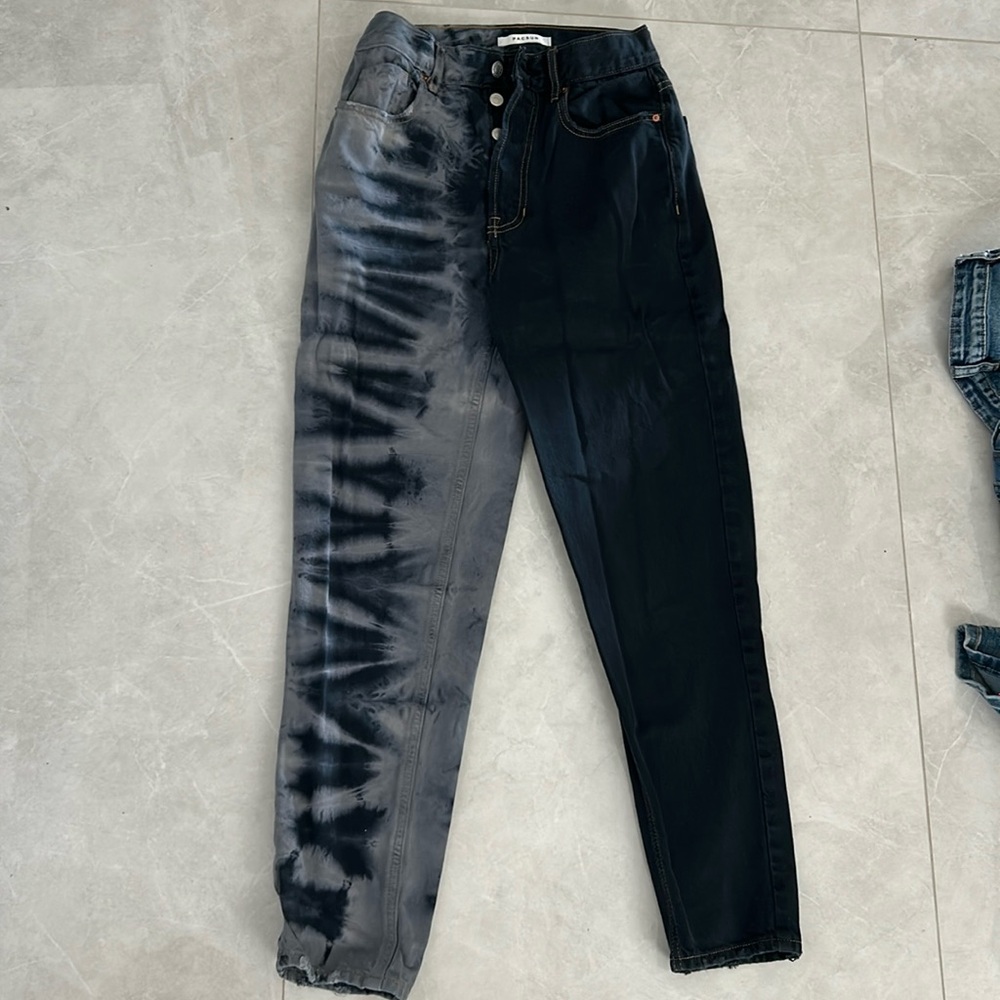 PACSUN ULTRA HIGH RISE SLIM JEANS. SIZE 26.